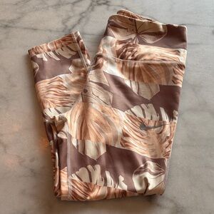 Nike Leaf Pattern Capri Leggings in Brown and Cream